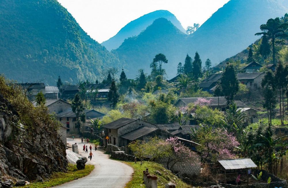 Lung Cam Village